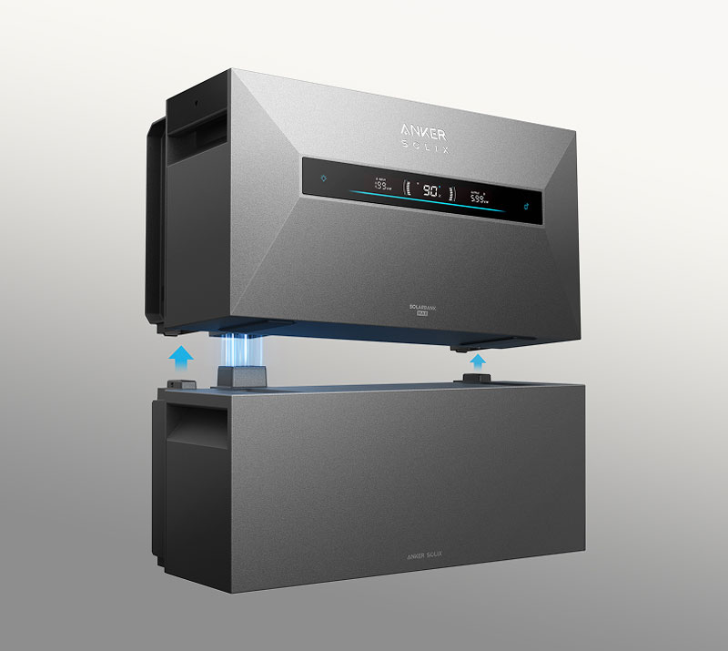 Anker portable powerstation Solix met gestapelde grijze accu-eenheid en geïntegreerd display met laadtoestand en instellingen.